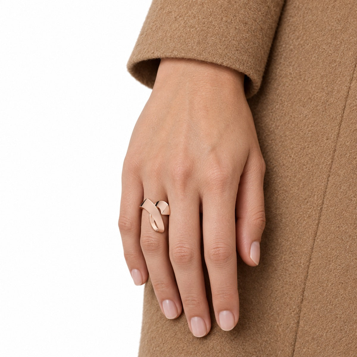 Apogeo Contrarié Ring on model