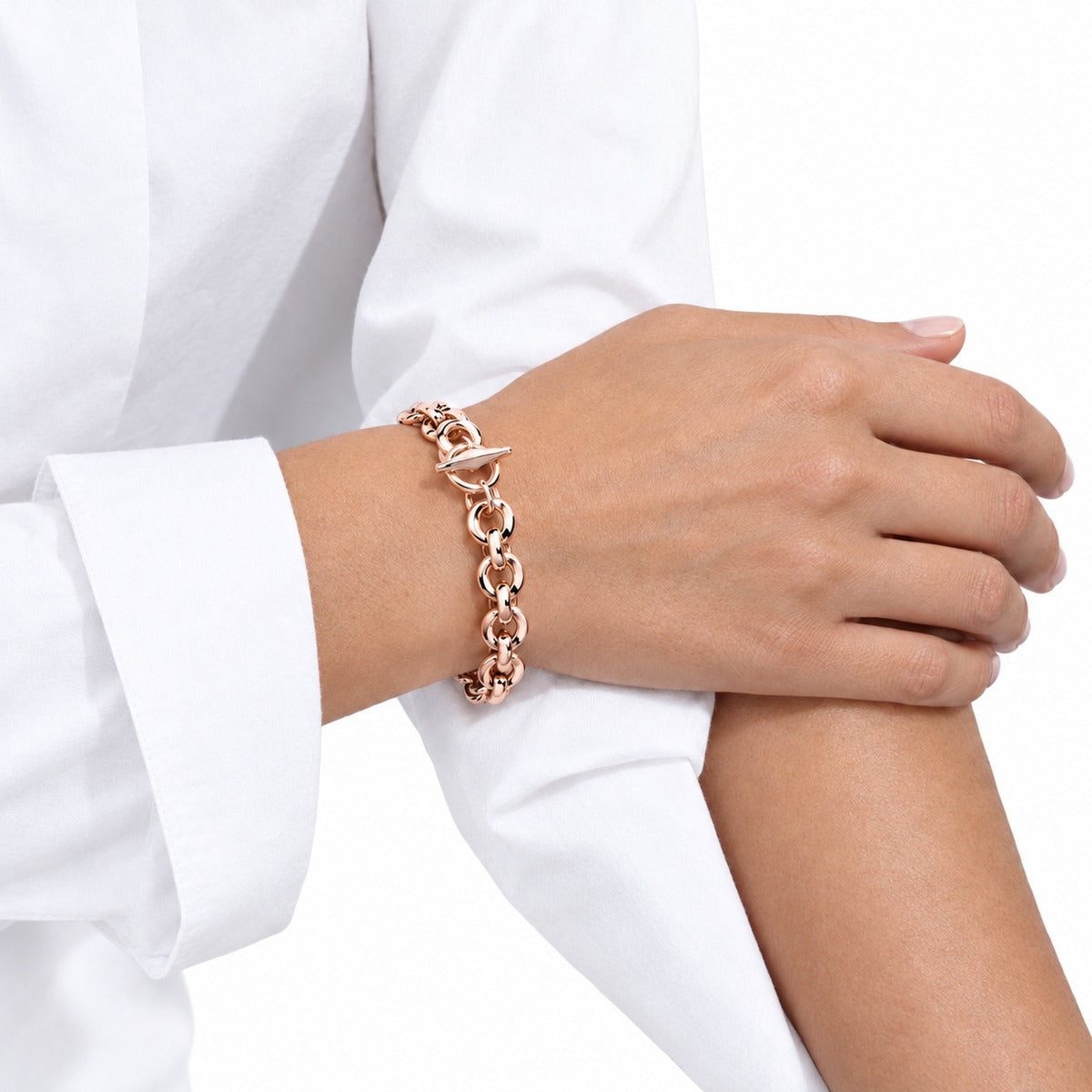 Apogeo Rolo Chain Bracelet on model