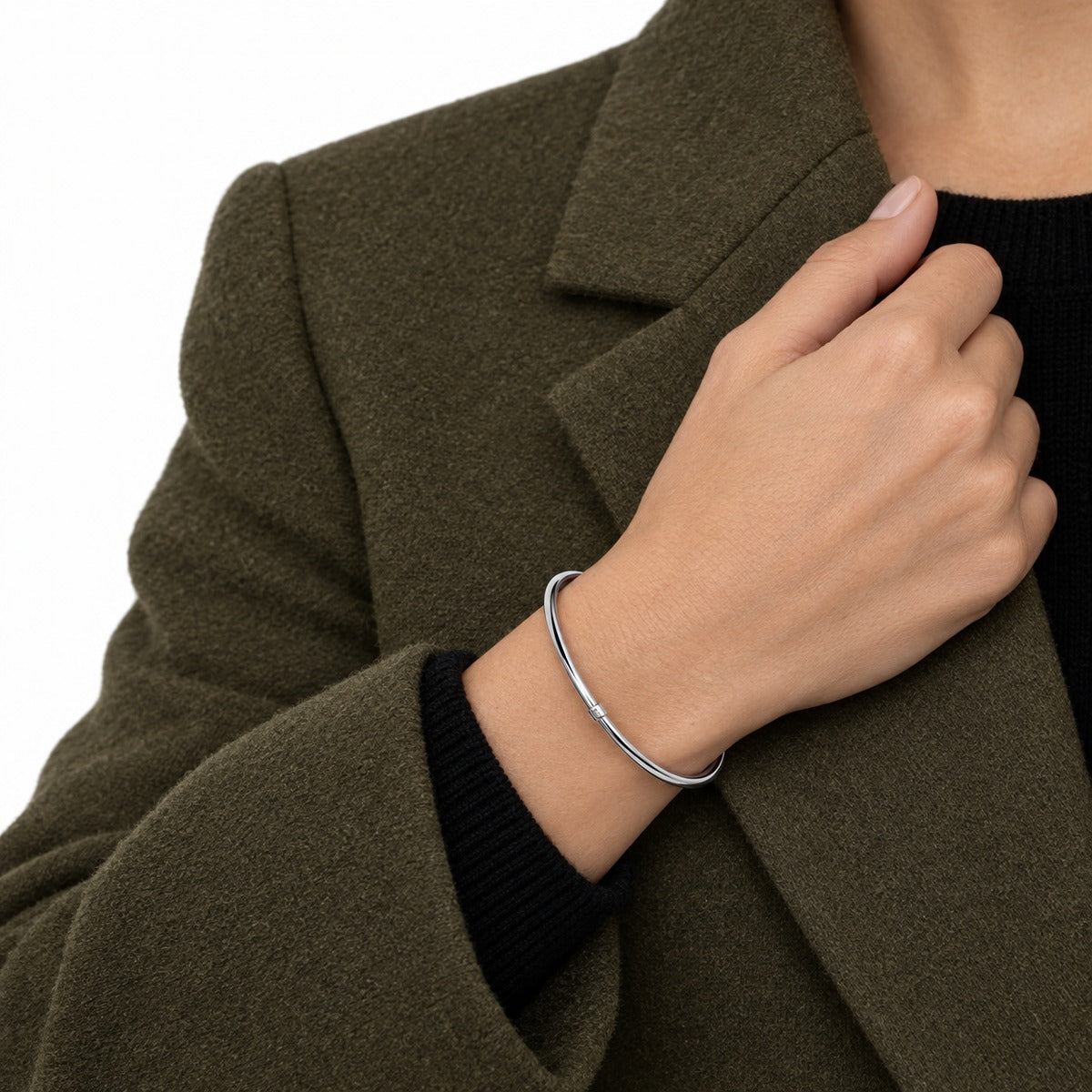 Boule Smooth Bangle on model