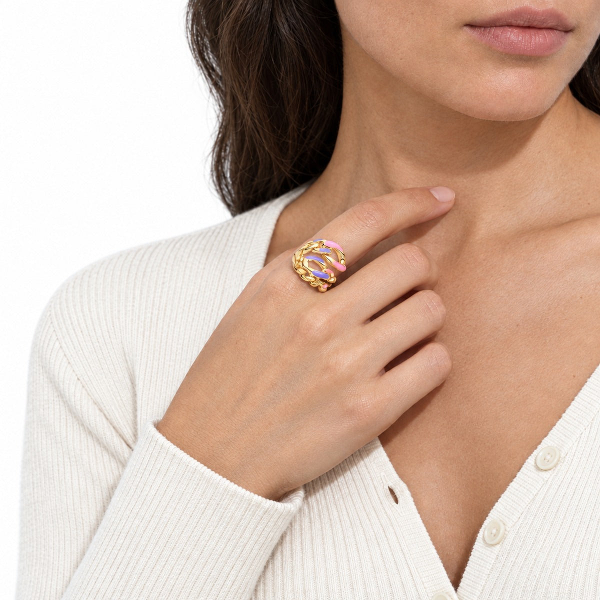 Classica Gourmette Contrarié Ring with Pink Enamel on model