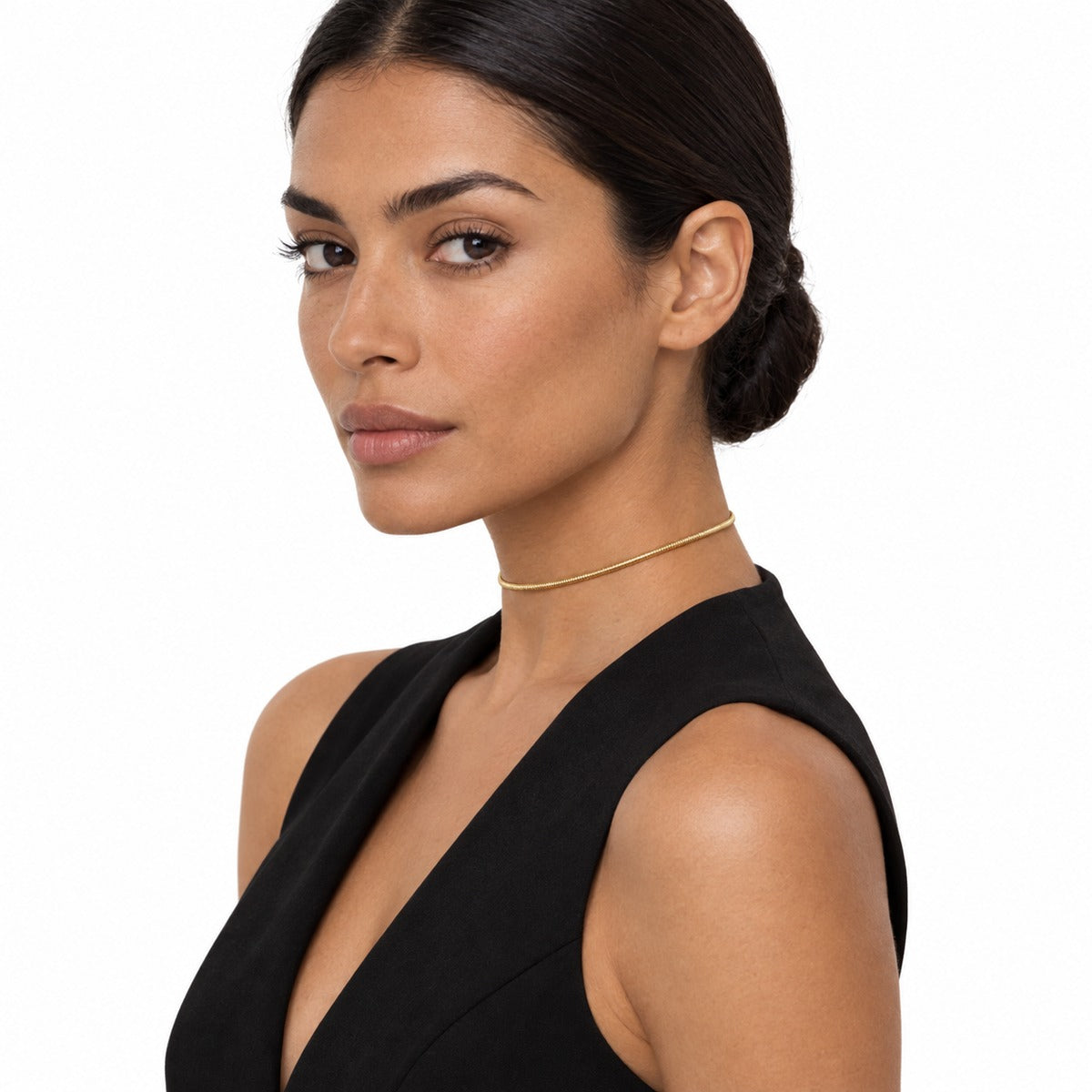 Classica Nail Choker Necklace – Yellow Gold on model 3