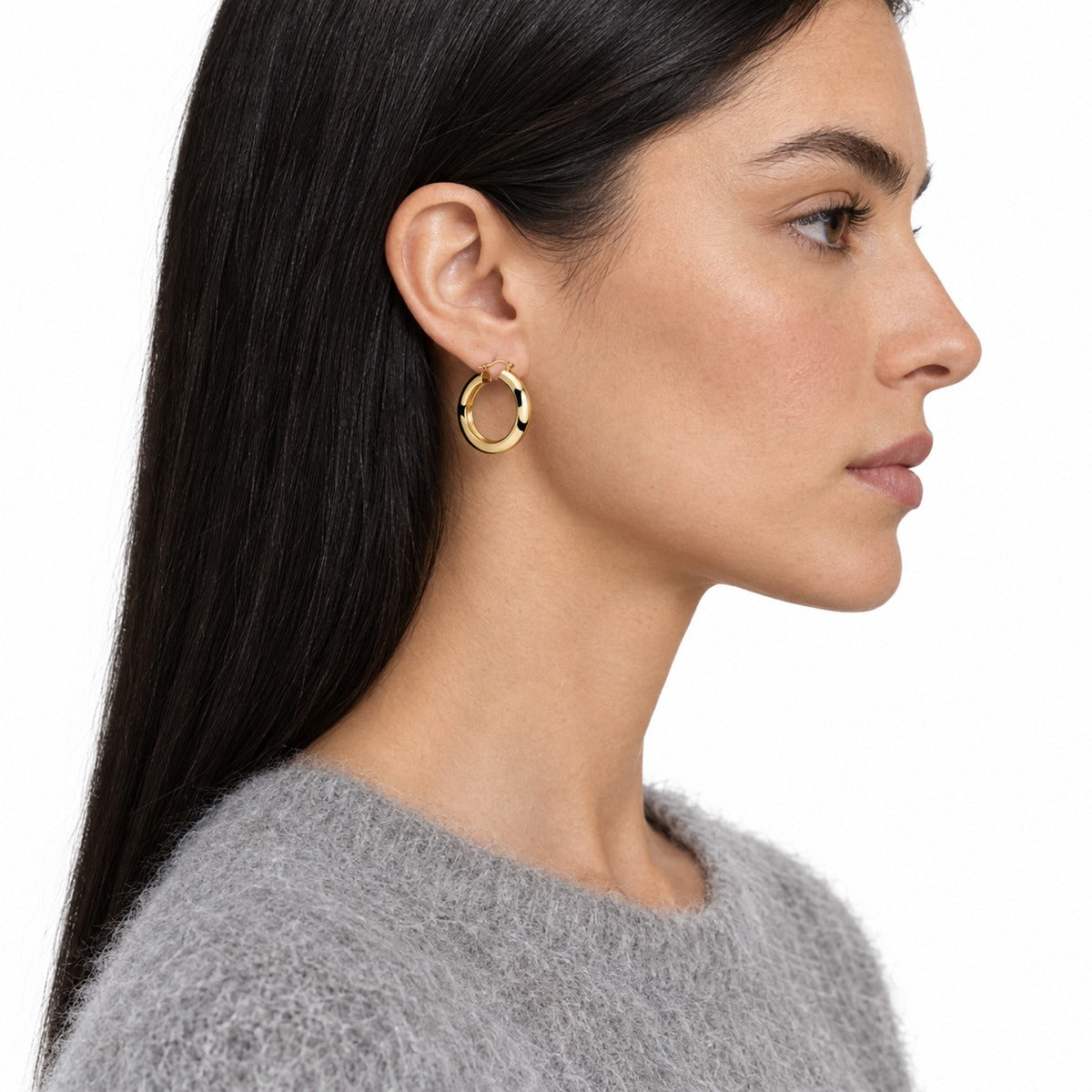 Classica Polished Hoop Earrings, 3 cm on model