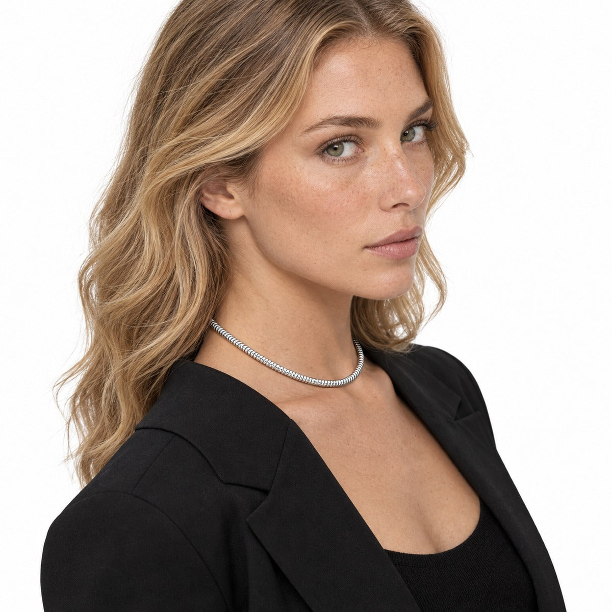 Classica Tubogas Necklace – Silver on model 3