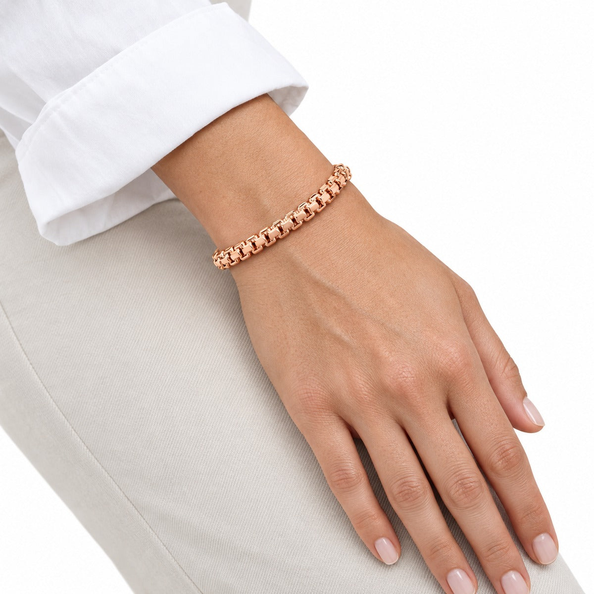 Classica Venetian Box Chain Bracelet on model