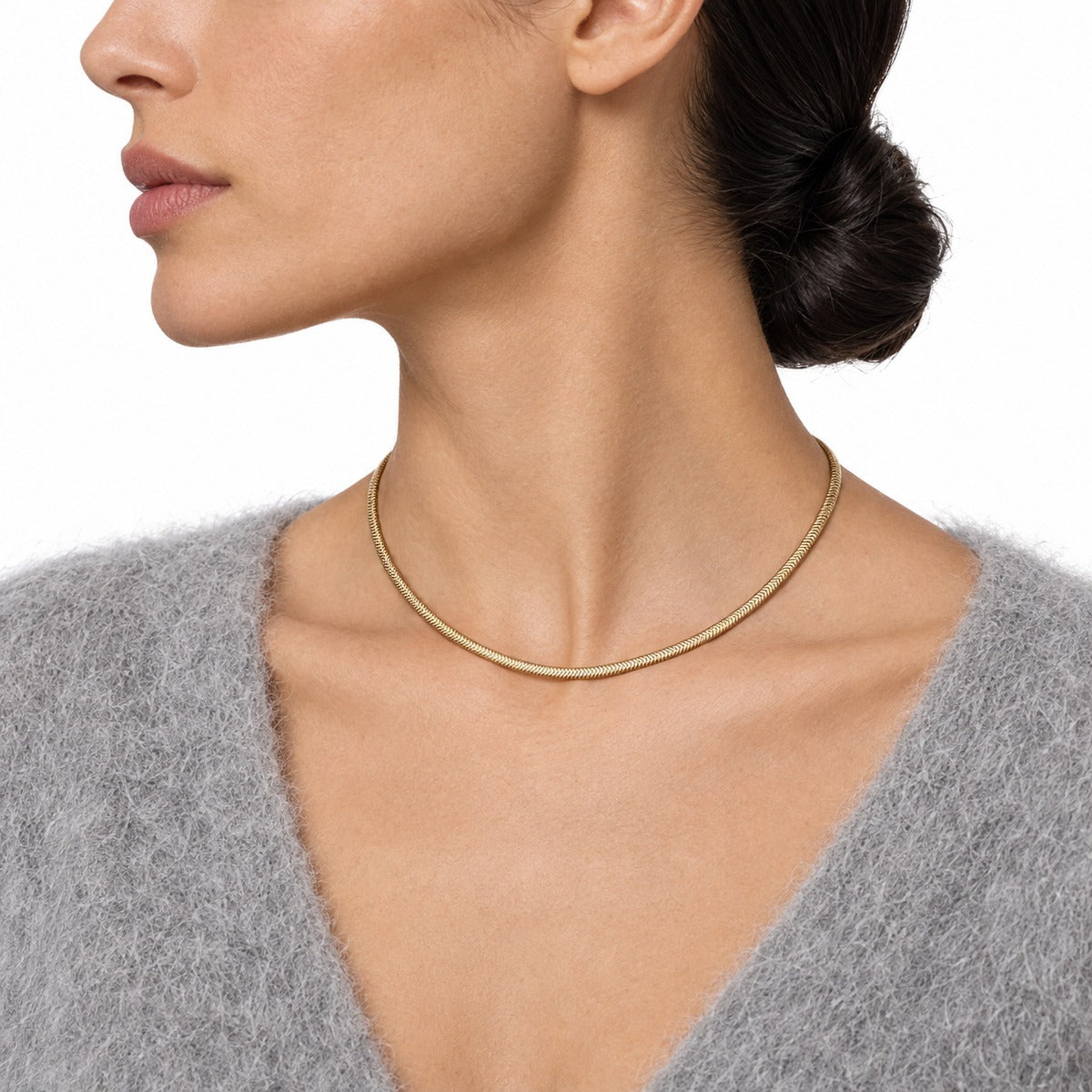 Luce Cashmere Flat Chain Necklace on model