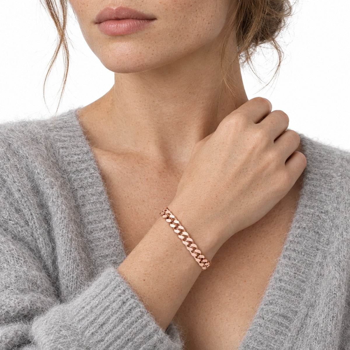 Seta Gourmette Bracelet – Rose Gold on model 3